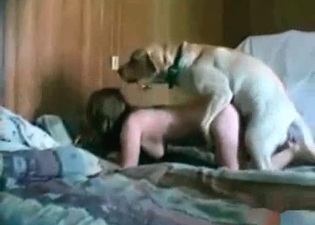 Lustful slut can satisfy her pet with her mouth